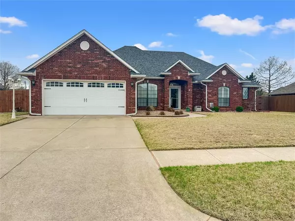 803 Fairfax LN, El Reno, OK 73036