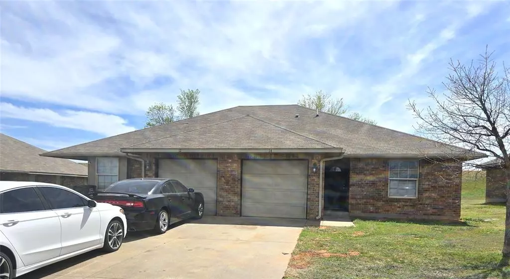 21 Lombardy PL, Clinton, OK 73601