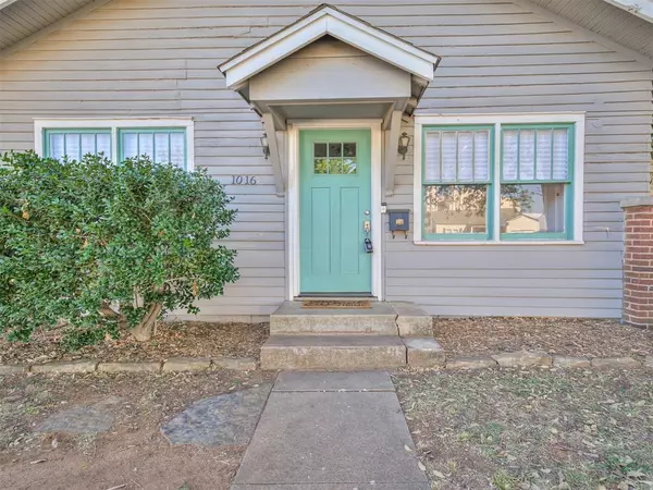 Edmond, OK 73034,1016 E Edwards ST