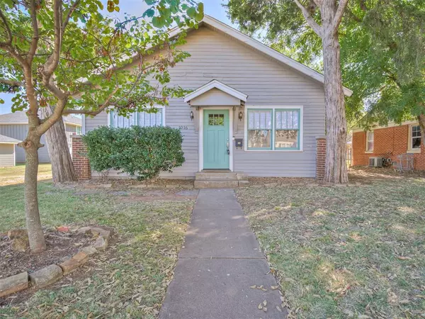 1016 E Edwards ST, Edmond, OK 73034