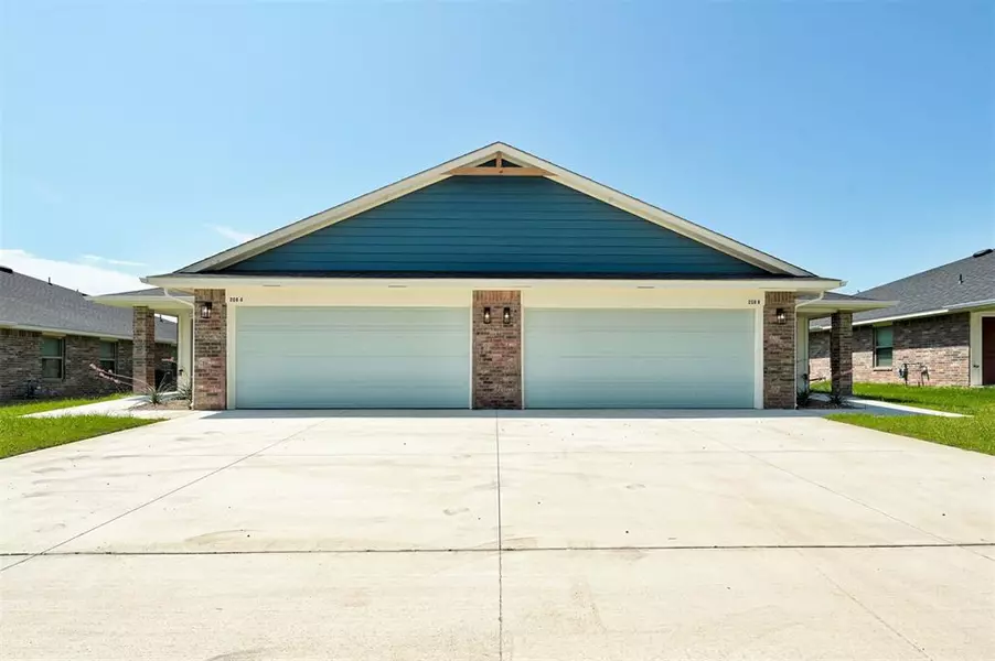 208 NW 122nd ST, Oklahoma City, OK 73114