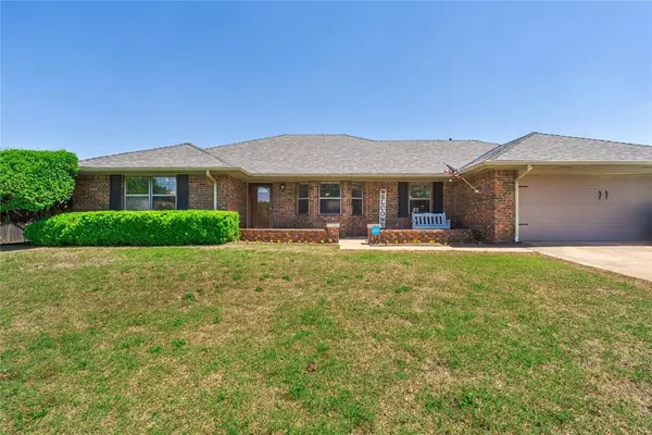 3709 Hickory Stick DR, Chickasha, OK 73018