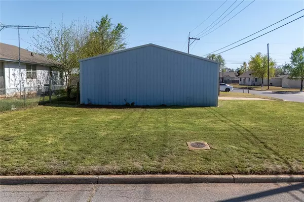 Weatherford, OK 73096,324 W Arapaho ST