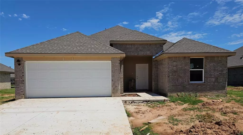 2416 Kathleens XING, Yukon, OK 73099