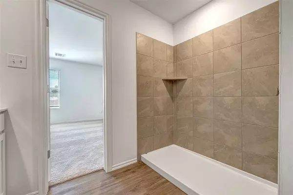 3729 Los Cabos DR Mustang, OK 73064