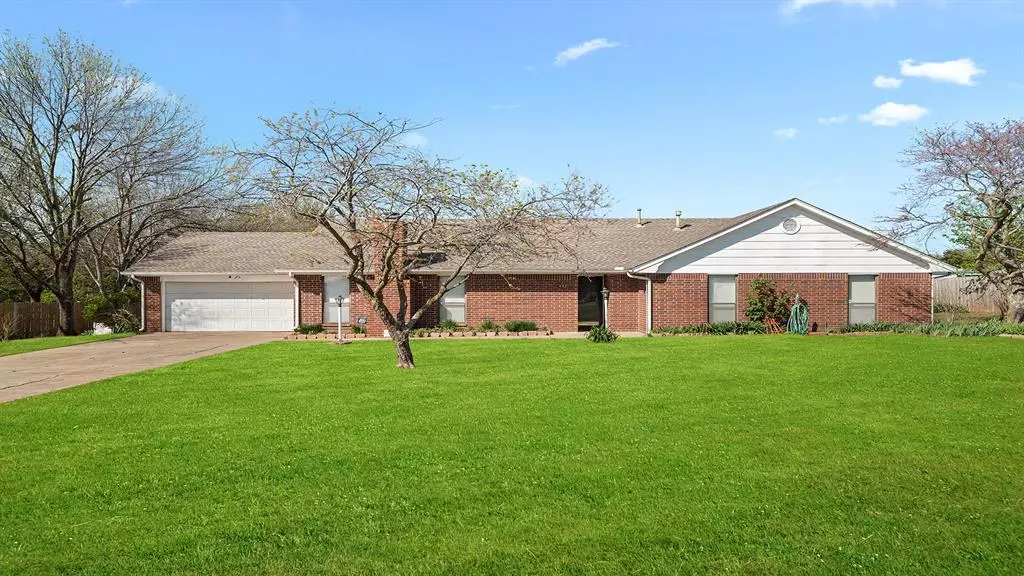 4421 Overland CIR, Noble, OK 73068