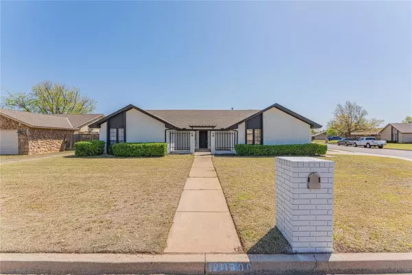 11800 Shasta LN, Oklahoma City, OK 73162