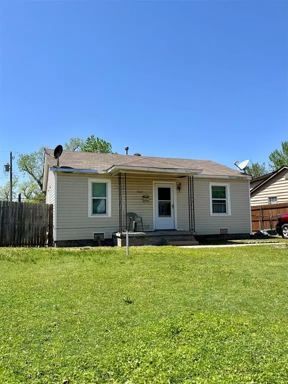 5621 N Donald AVE, Warr Acres, OK 73122