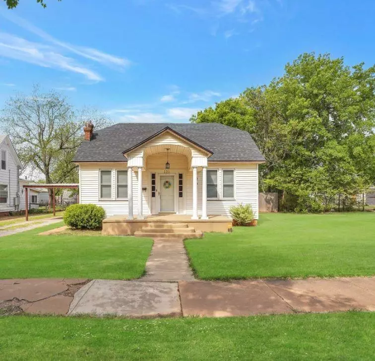 Hobart, OK 73651,121 S Randlett ST