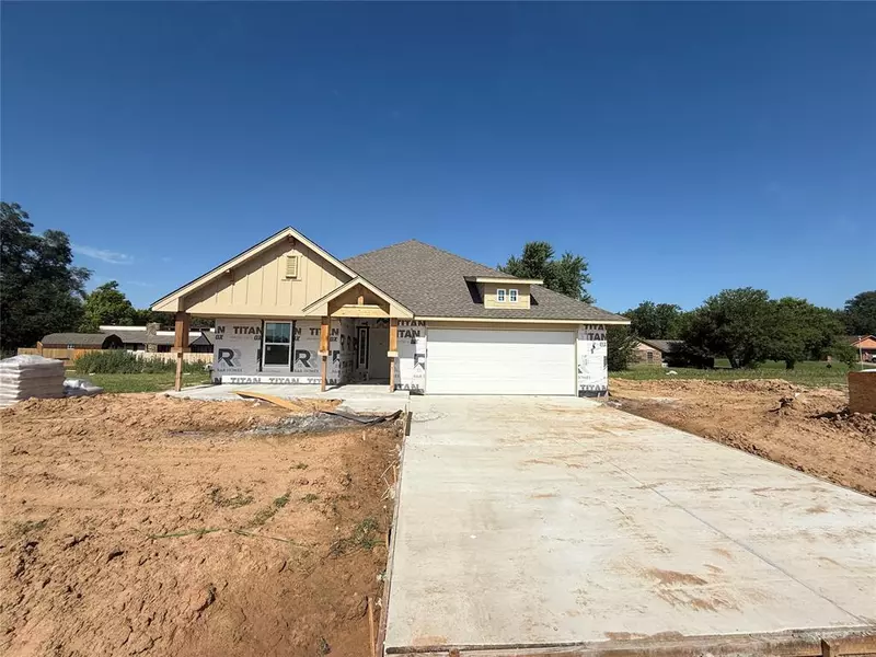1214 Stonebridge WAY, Enid, OK 73703