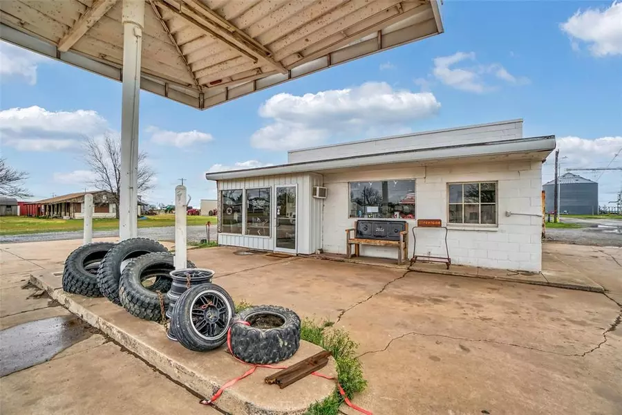 200 E Second ST, Duke, OK 73532