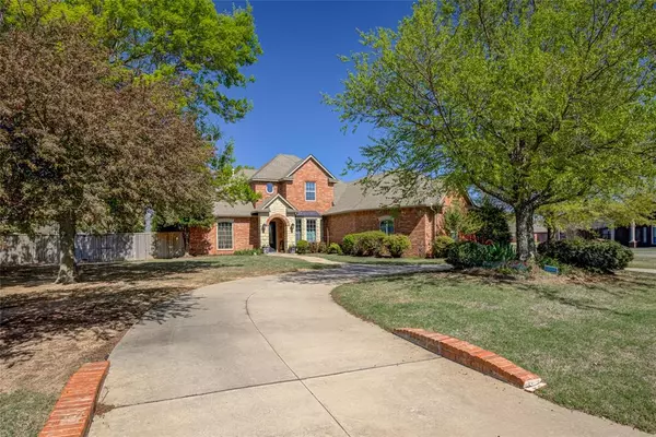 308 Lysbeth CT, Washington, OK 73093