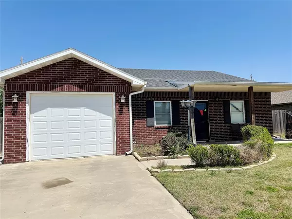 113 SW 8th ST, Moore, OK 73160