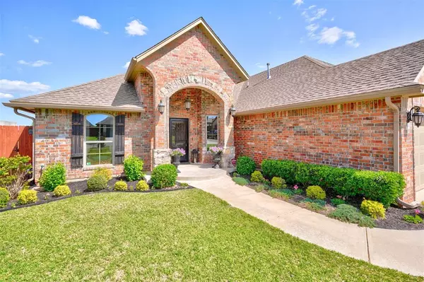 Moore, OK 73160,800 Lindsey LN