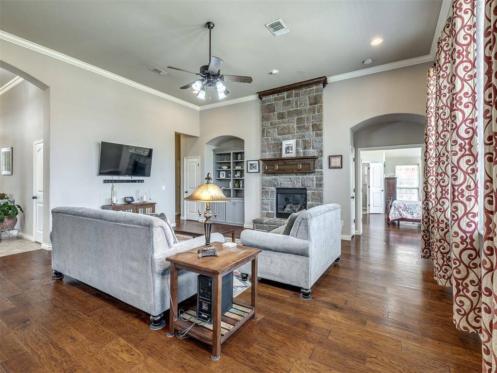 Norman, OK 73072,4001 Carrington LN