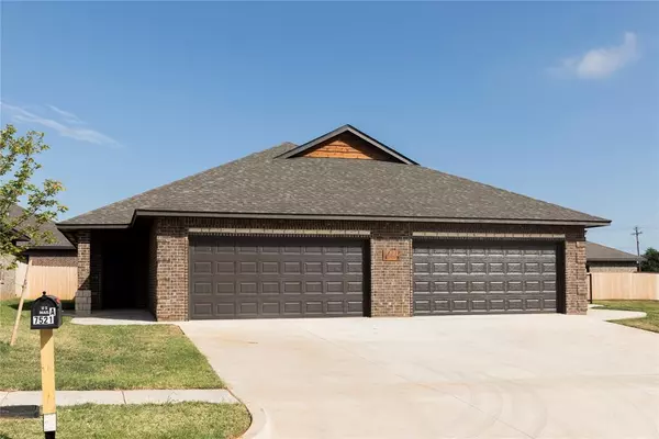 7504 Redbud Villas CT #A&B, Oklahoma City, OK 73169