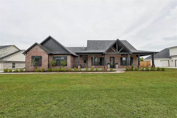 Edmond, OK 73025,10160 Oakwood DR