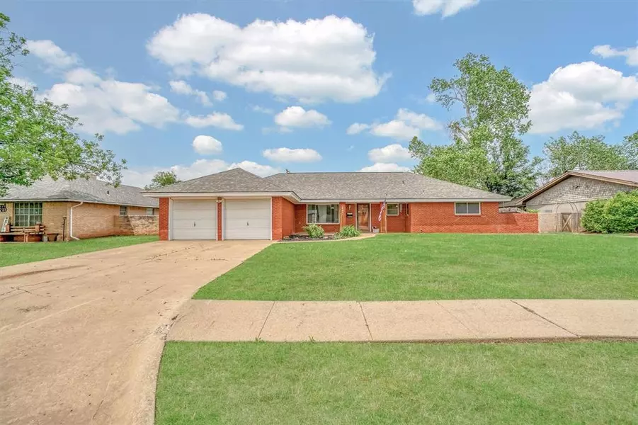 305 S Mockingbird DR, Altus, OK 73521