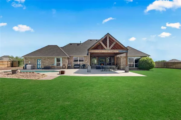 4679 Hillcrest LN, Edmond, OK 73025