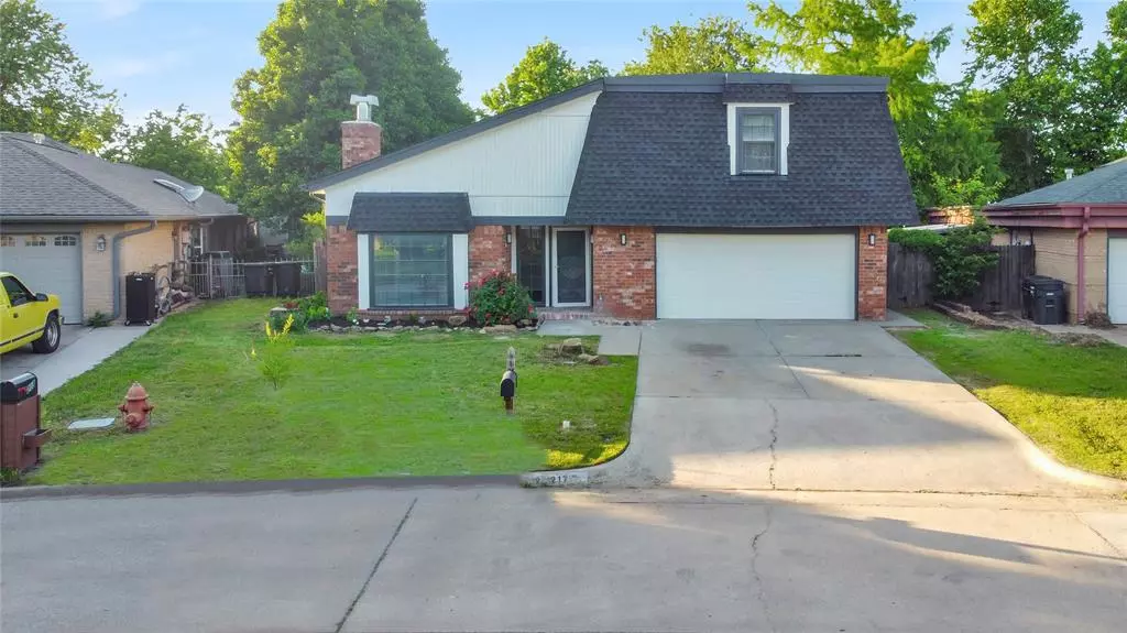 Moore, OK 73160,217 SE 28TH ST