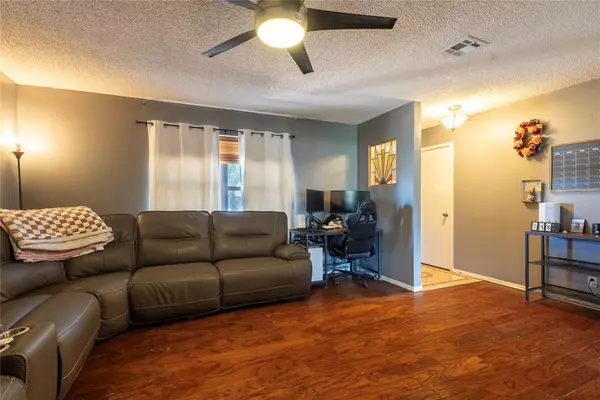 Sayre, OK 73662,104 Sadie LN