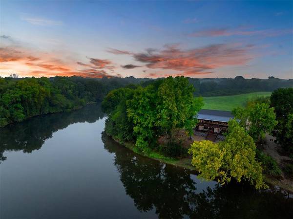 370 Stones River LN, Broken Bow, OK 74728