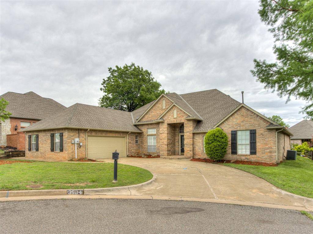 3904 Shortgrass RD, Edmond, OK 73003