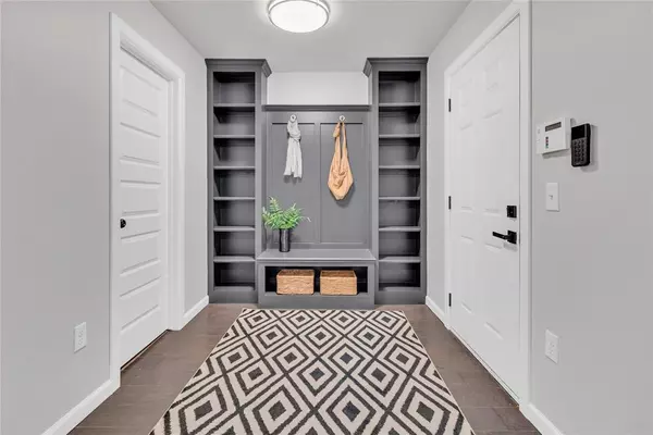 The Village, OK 73120,9701 Greystone AVE