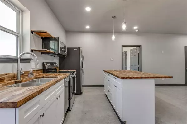12571 US Highway 77 #101, Lexington, OK 73051