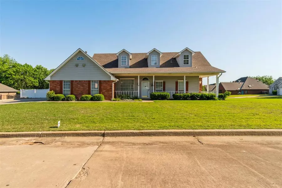 2 Lancet CIR, Shawnee, OK 74804