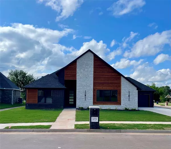 10729 Two Lakes DR, Yukon, OK 73099