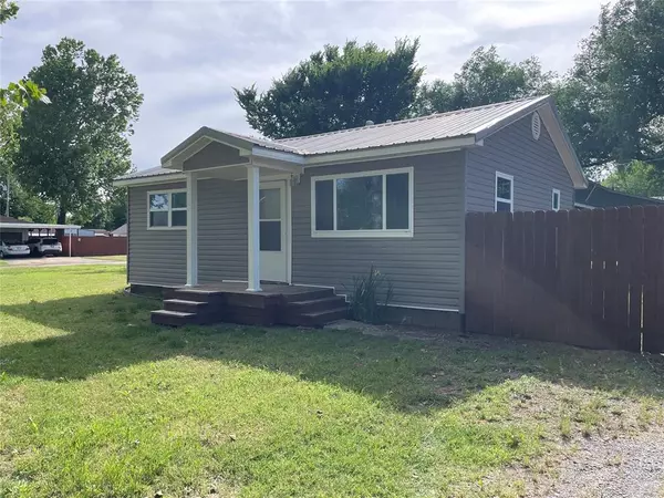 401 NW 2nd ST, Minco, OK 73059