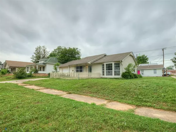 Shawnee, OK 74801,830 N Park AVE