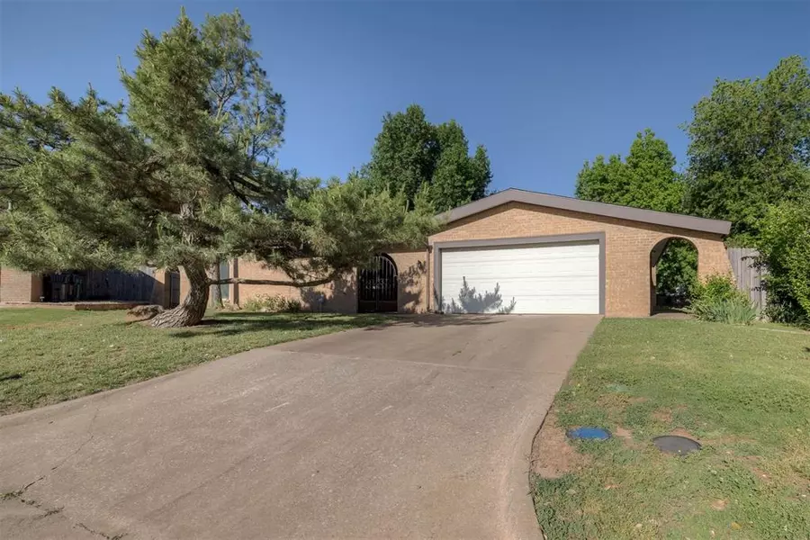 6408 Connaught CT, Oklahoma City, OK 73132