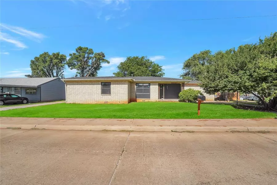 135 Blackburn BLVD, Elk City, OK 73644