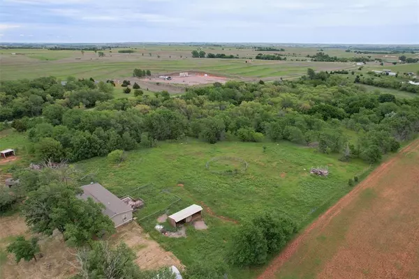 Clinton, OK 73601,10910 N 2260 RD