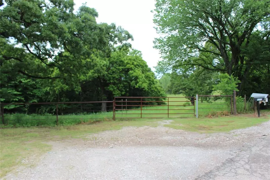 N Oak AVE, Chandler, OK 74834