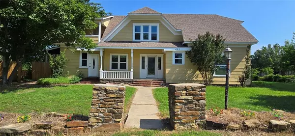 421 S 3rd ST, Okemah, OK 74859