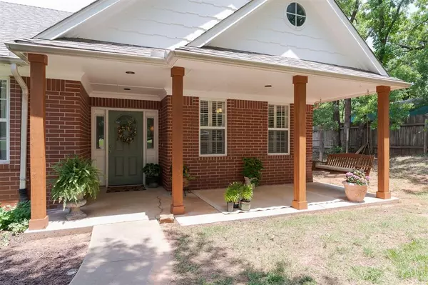 413 Sherwood LN, Edmond, OK 73034