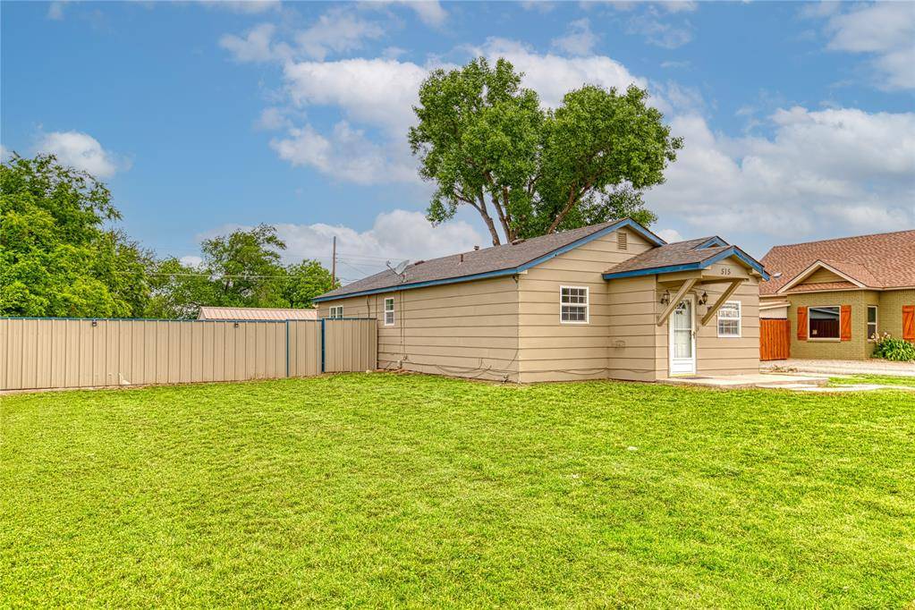 515 N Booth AVE, Elk City, OK 73644