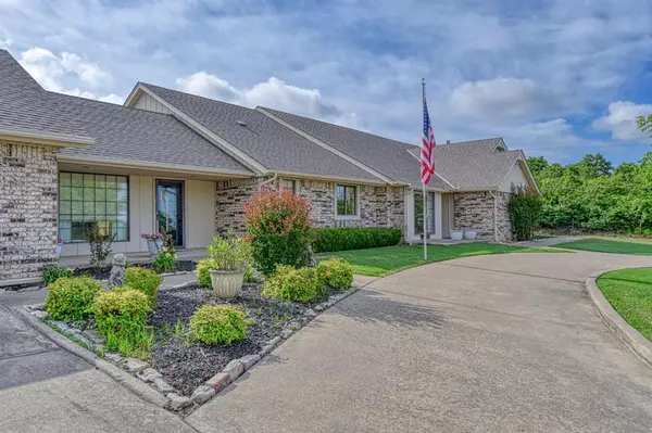 Midwest City, OK 73130,812 Country LN