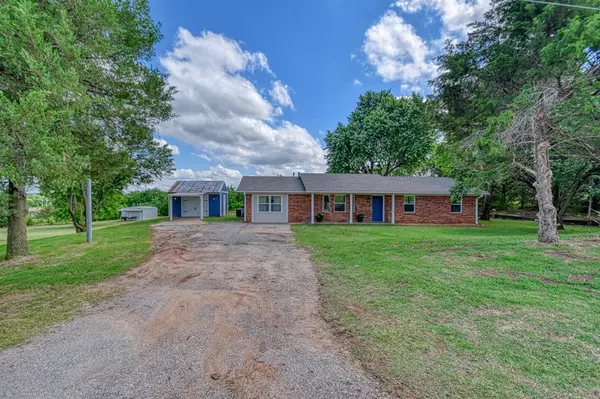 272 W Water Front DR, Ninnekah, OK 73067