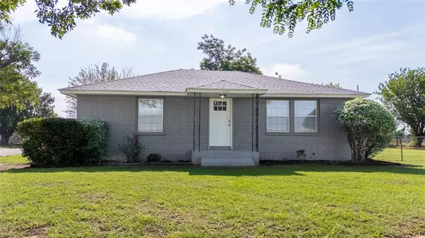 Hinton, OK 73047,605 S Marion AVE