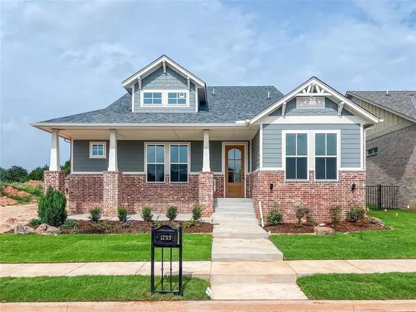 1733 Parkwood AVE, Edmond, OK 73034