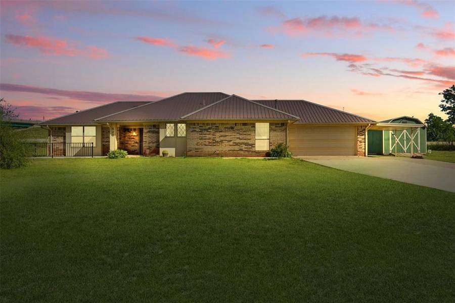 820 W Almar DR, Chickasha, OK 73018