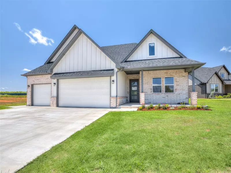 10825 Highland DR, Yukon, OK 73099