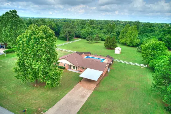 Mustang, OK 73064,915 S Lariat DR