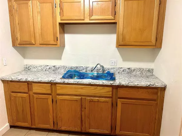 Chickasha, OK 73018,925 W CHICKASHA AVE