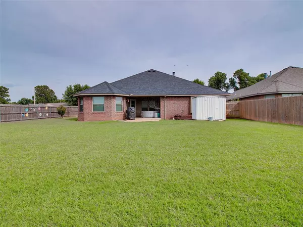 Mustang, OK 73064,1201 W Churchill WAY