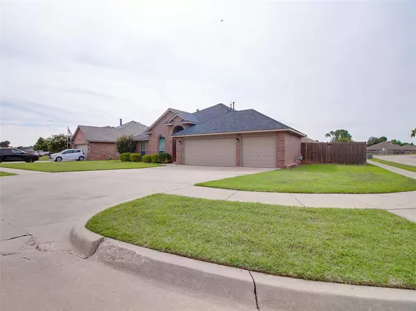 Mustang, OK 73064,1201 W Churchill WAY